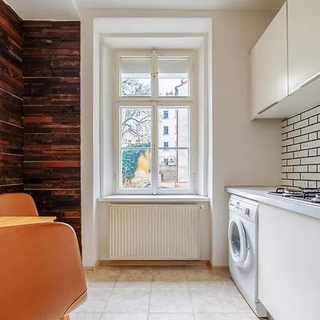 Budget Inspired By Old By Rentez Apartamento