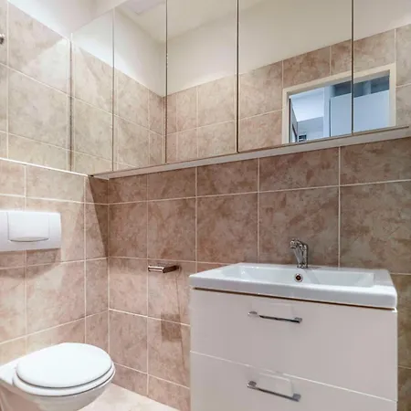 Apartamento Budget Inspired By Old By Rentez Praga